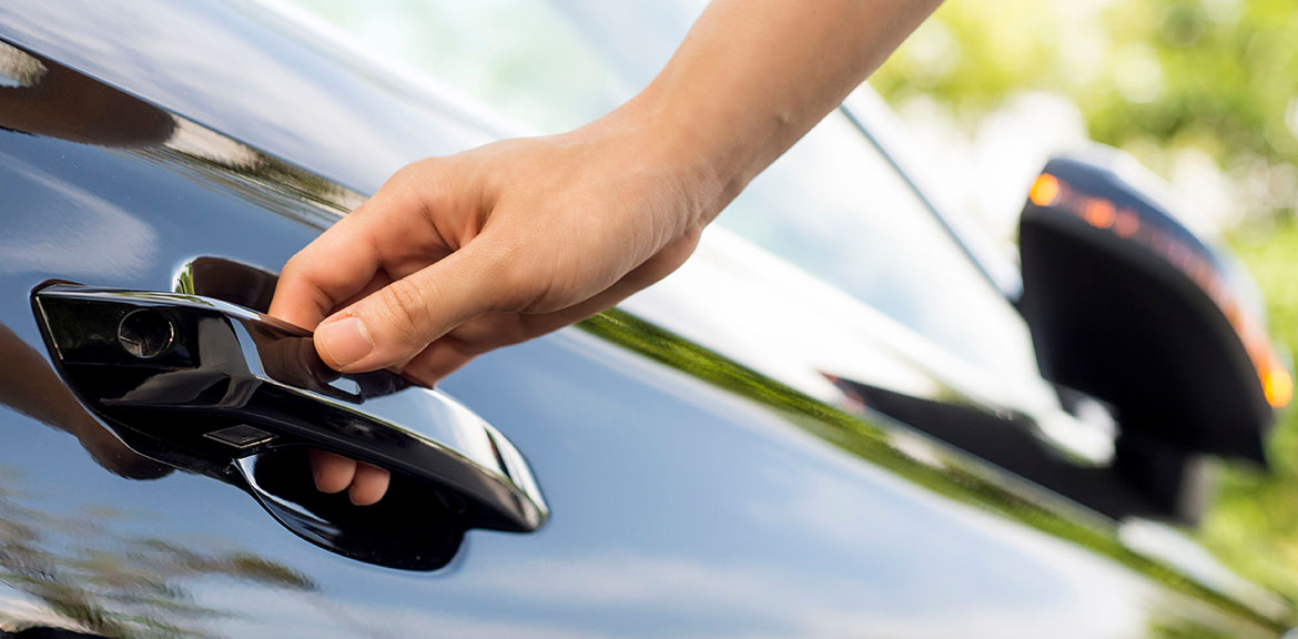 What is keyless entry and keyless start?
