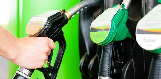 What does the E10 label on fuel pumps mean? - Ageas